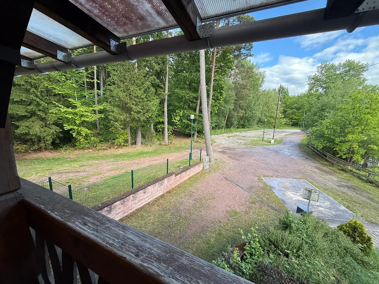 Vue depuis la terrasse sur la forêt vosgienne